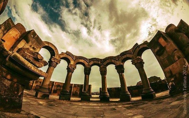 Kolonnyi-hrama-Zvartnots-2