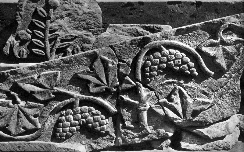 Traditsionnaya-armyanskaya-rezba-po-kamnyu