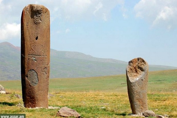 Vishap-kamni-drakonyi-ashdaak