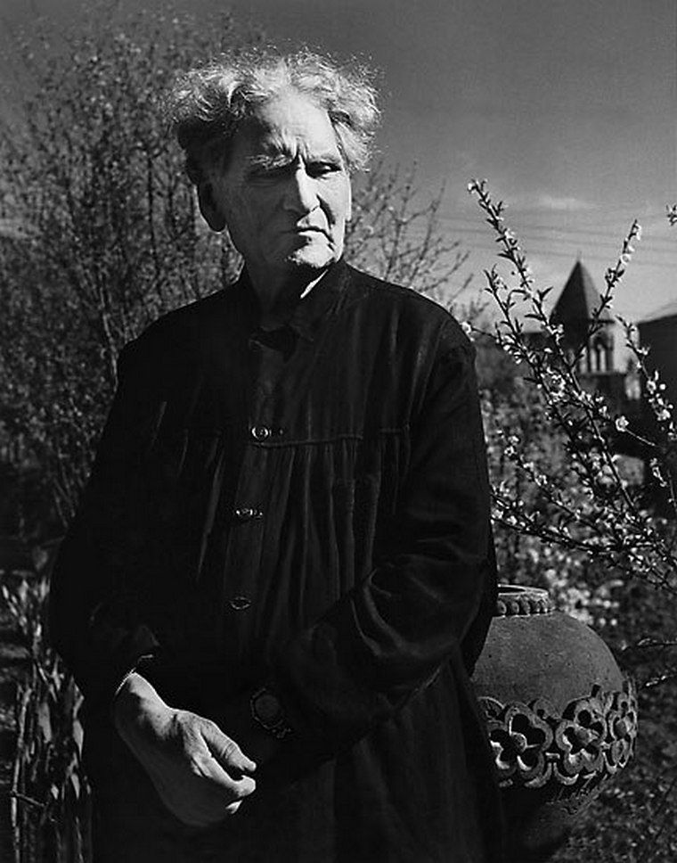 После осмотра бесчисленных картин и скульптур вы спрашиваете себя, что вас здесь особенно пленило. Конечно, не только тема и не сюжет, что кажется многим самым важным.