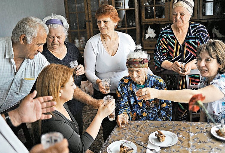 Живых свидетелей страшных событий в мире остались всего лишь единицы, и одна из них – Сирук Андраниковна Такмазян, дай Бог ей здоровья и долголетия.