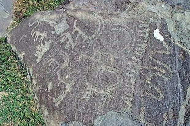 Amberdskiy-petroglif