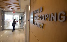 Российских атлетов обвинили