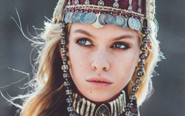 Стелла Максвелл позирует для Vogue в Армении