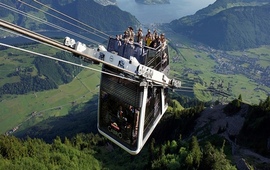 Эмануель Макрон привез в Армению