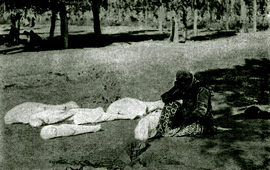 Фотография времен Геноцида армян названная "Безысходность"