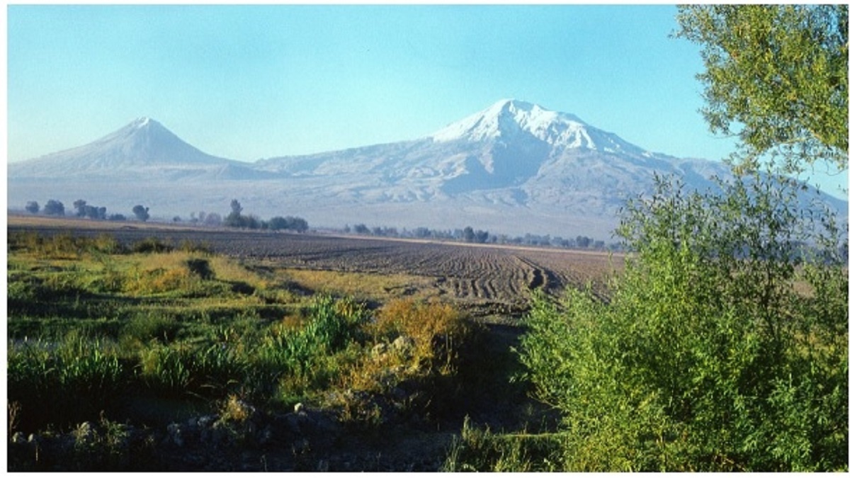 Когда под Араратом плескалось море
