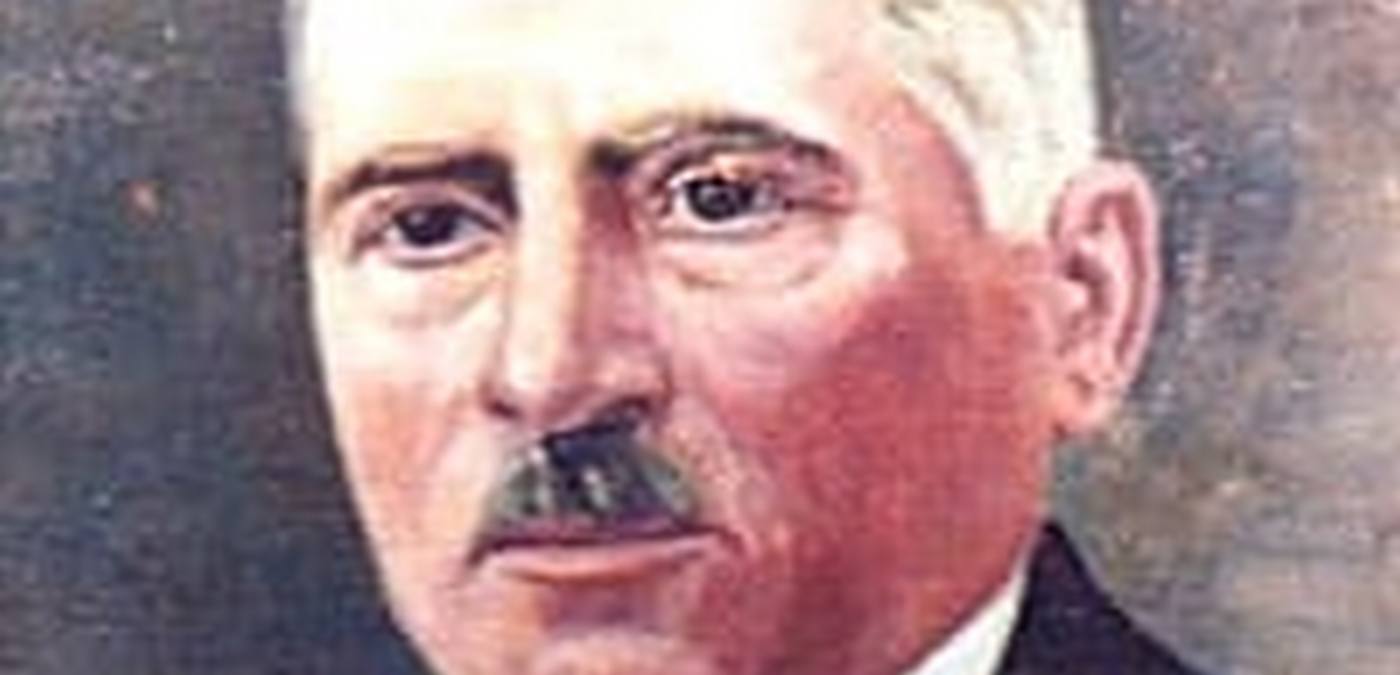 Хамди Суат - Турецкий профессор проводивший мёд. эксперименты над армянами, которому в Стамбуле установлен памятник