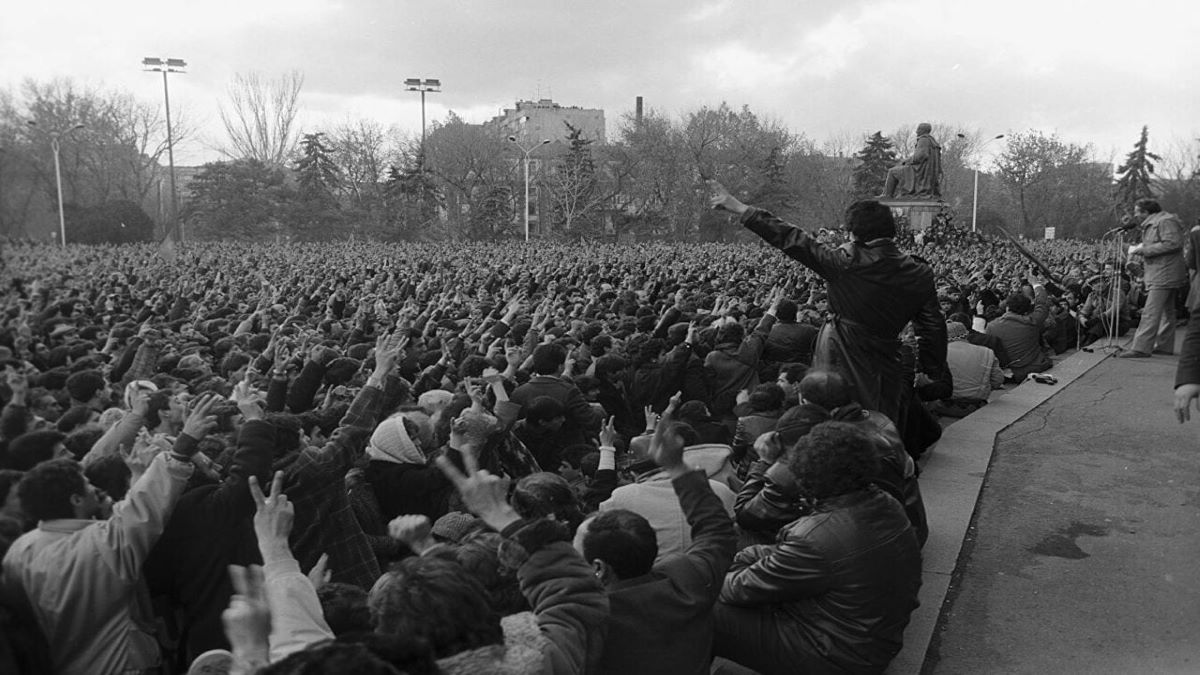 20 февраля 1988 года Арцах проголосовал за воссоединение с Арменией