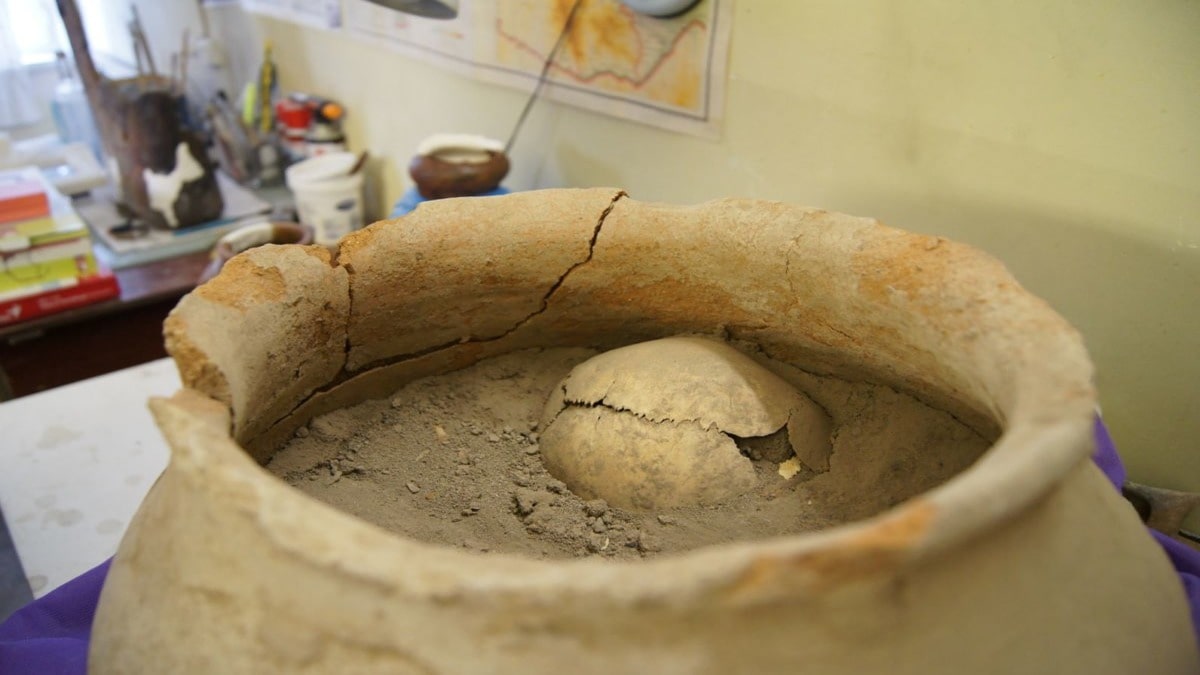 Кувшинное захоронение в Мецаморе: обнаружение исторического значения