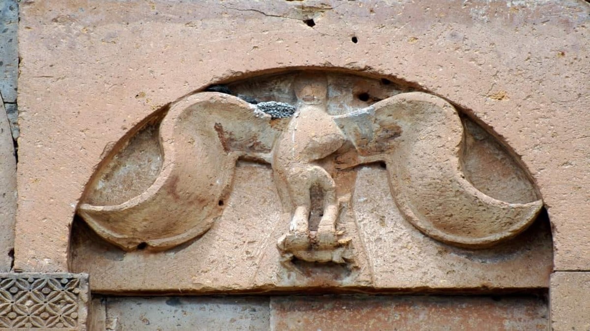 Символический ягненок в когтях орла: геральдическое наследие армянской знати