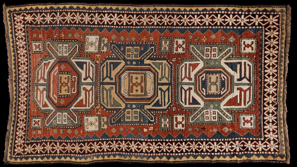 Арцахский пчелиный коврик 1880-х годов: дань уважения пчеловодному наследию Армении