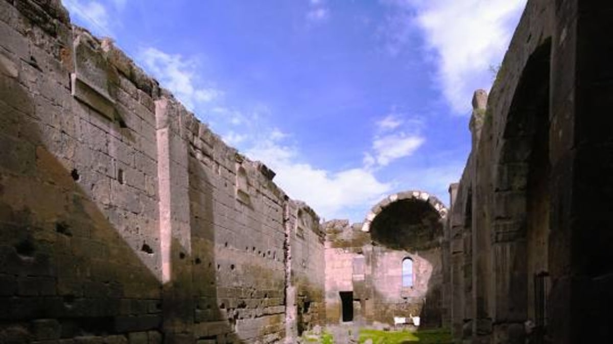 Краеугольный камень Циранавора: взгляд на армянскую архитектуру V века