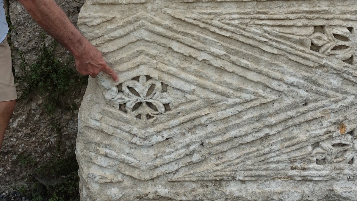 Солнечный крест: вечный мотив в христианской традиции