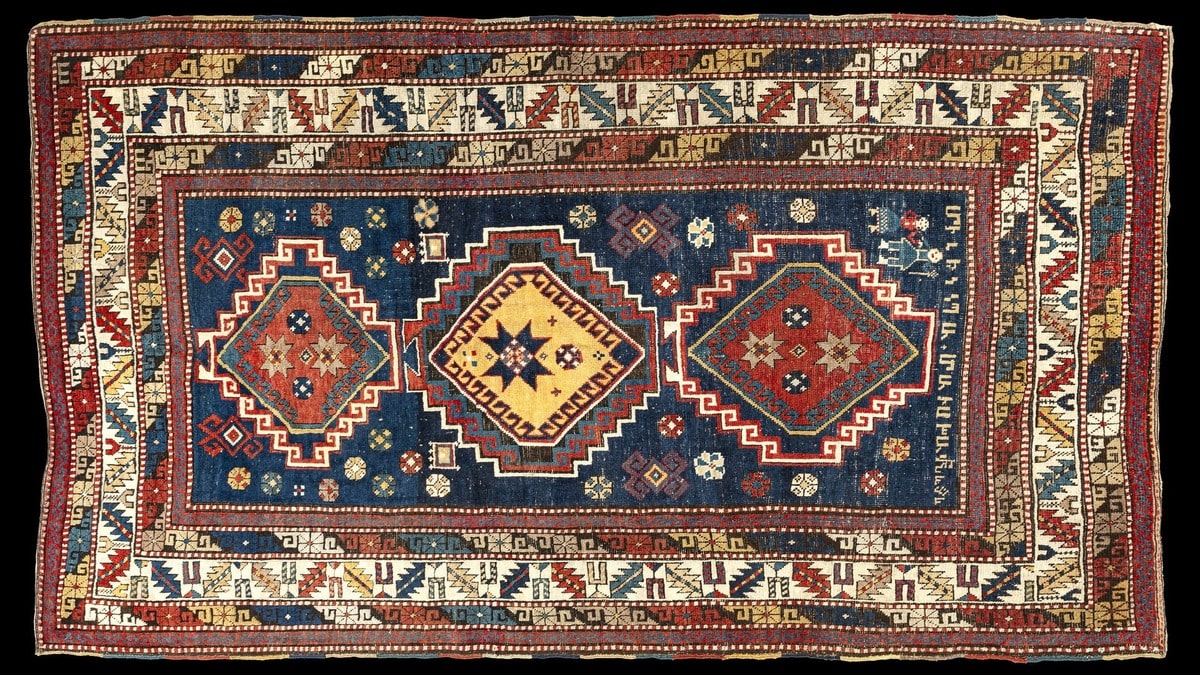 Откройте для себя очарование старинного армянского ковра Казак XIX века